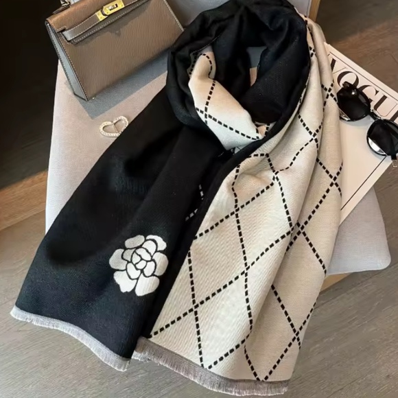 Cashmere scarf - Picture 2 of 9